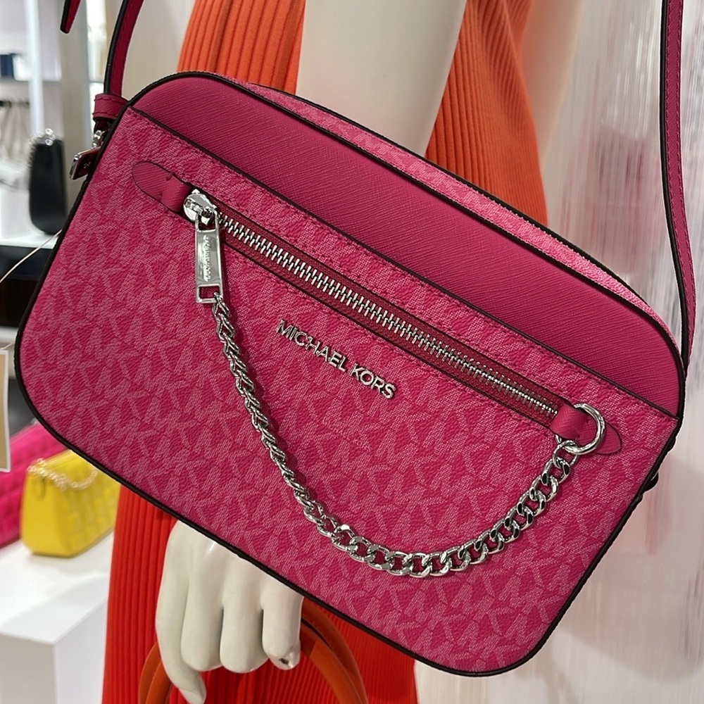 Michael Kors Jet Set Large Signature Logo Chain Crossbody Bag
Dragonfruit NWT - Picture 14 of 16